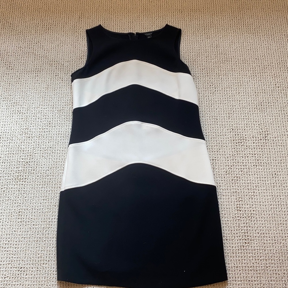 Ann Taylor cream and black shift dress with back zipper